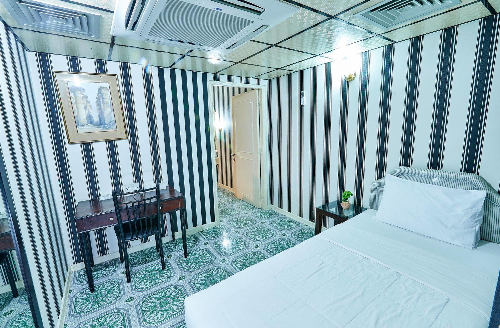 เวสต์ โฮเต็ล Hotel ดูไบ ภายนอก รูปภาพ